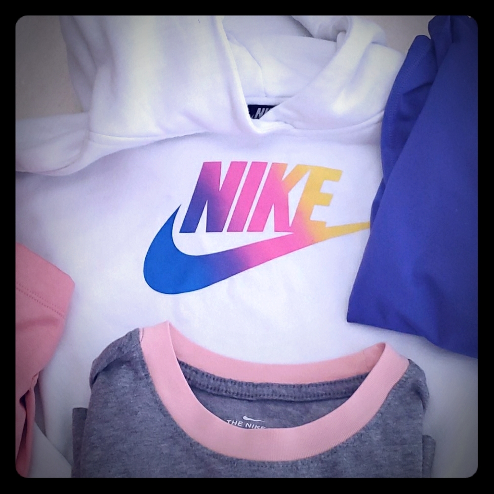 Pre loved but irls Nike Lot